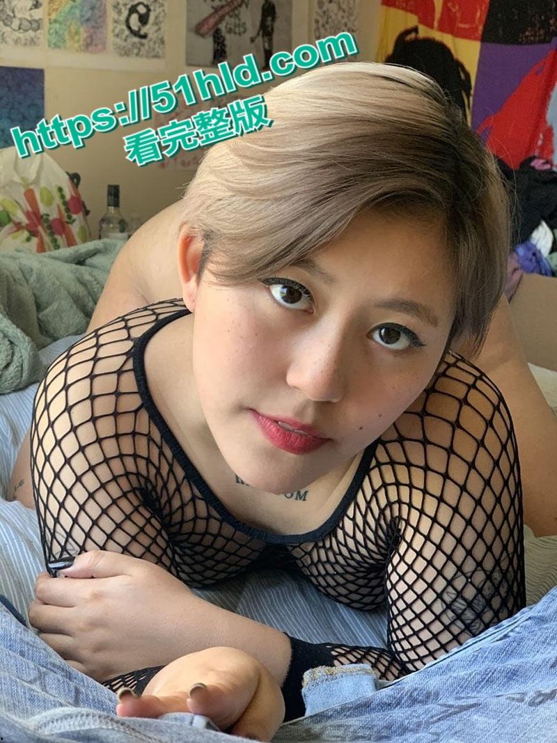 推特蜜桃臀小母狗【raisinslut】大尺度福利视频流出,硕大肥臀巨乳长腿脸穴同框,自慰后入爆操淫靡不堪!-7