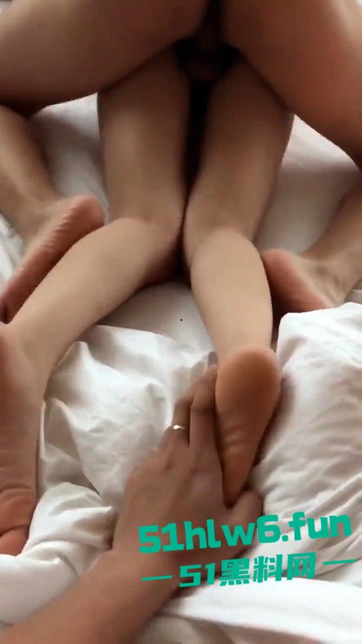 推特网红妹btc聪儿引流炒作，公开卖逼 0.1比特币即可操通宵，谁敢试试？-4