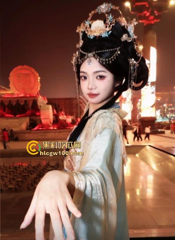 抖音网红『 一直丸』曝光,岭南职院清远校区陈佳怡靠旅拍上位,传言只要能带她旅游就能睡,现正陪金主哈尔滨狂欢!-5