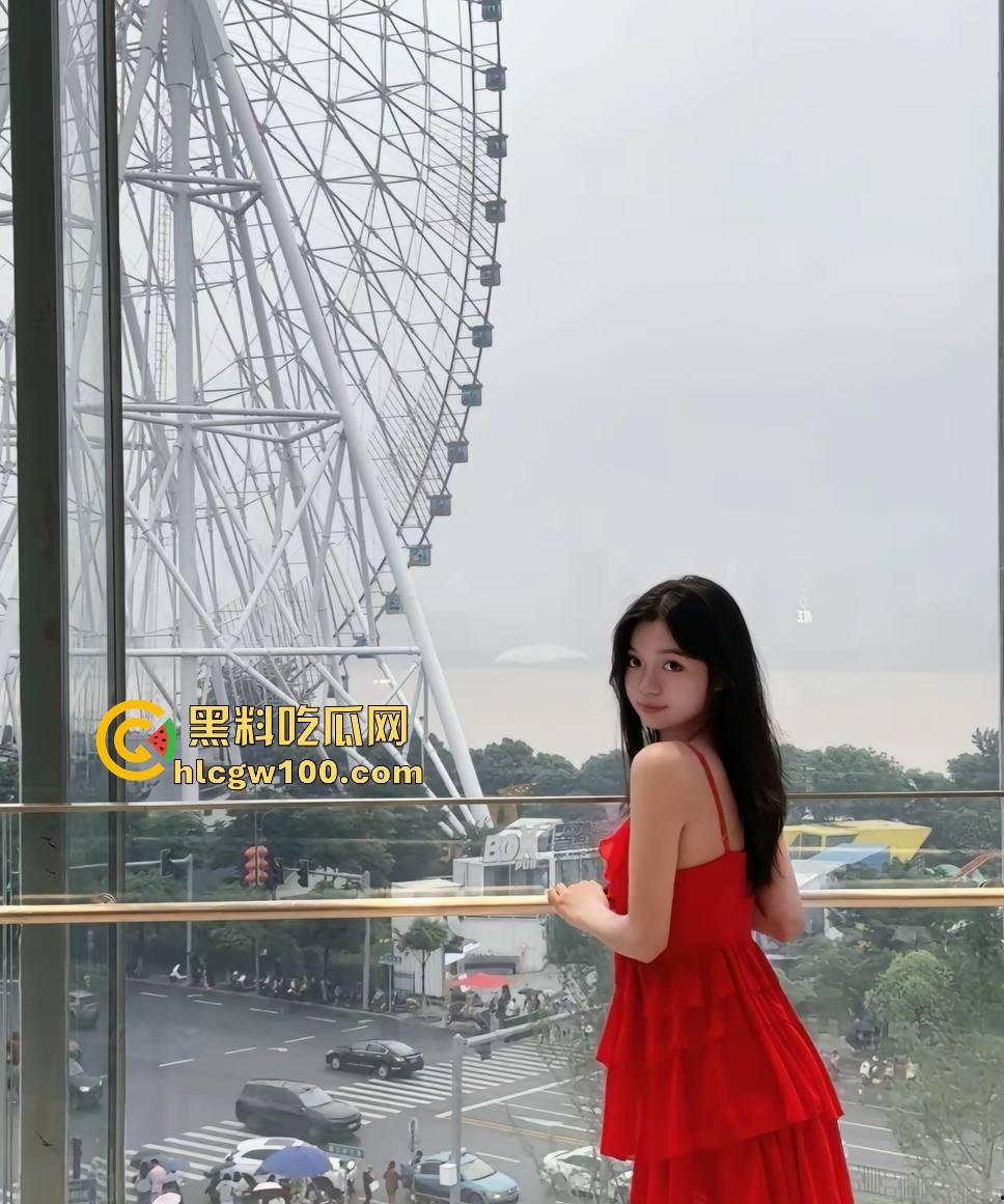 抖音网红『 一直丸』曝光,岭南职院清远校区陈佳怡靠旅拍上位,传言只要能带她旅游就能睡,现正陪金主哈尔滨狂欢!-9