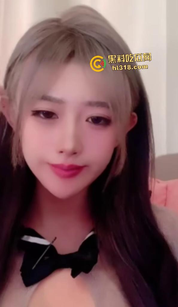 江苏校服辣妹勾搭精神小伙酒店开战,黑丝美腿一流口技狂吸蛋蛋,估计老公都没这待遇吧?-3