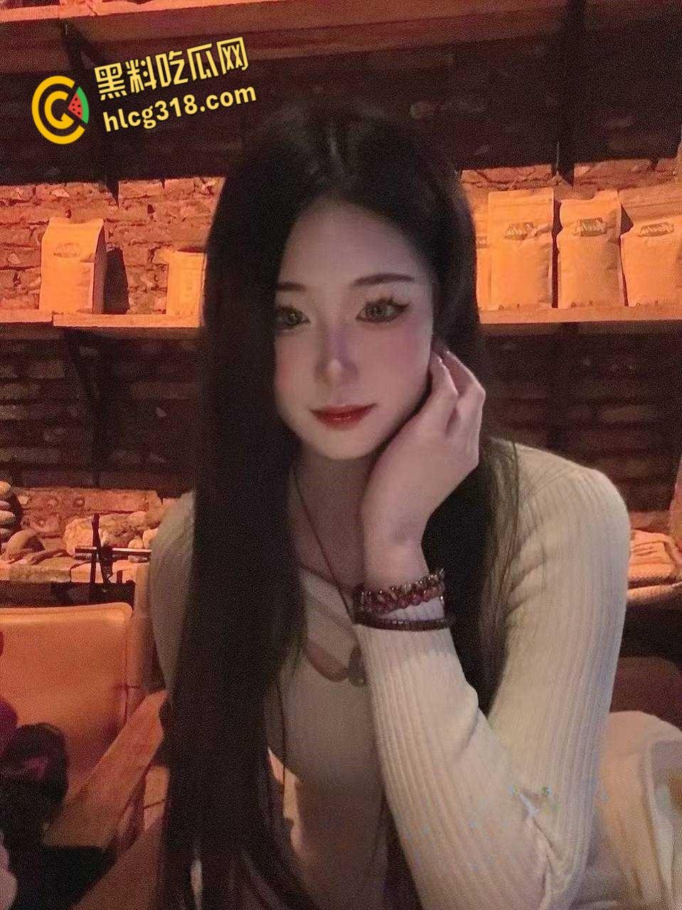 西藏大学甜美学生妹【李明真】，被男友曝光大量不雅照，天生母狗圣体反差十足！-3