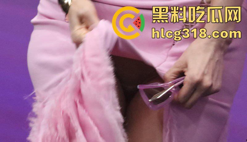 网络疯传Angelababy杨颖,酒店激情裸舞秀臀视频,细腰肥臀身材超性感,离婚后的女人果然有韵味!-8