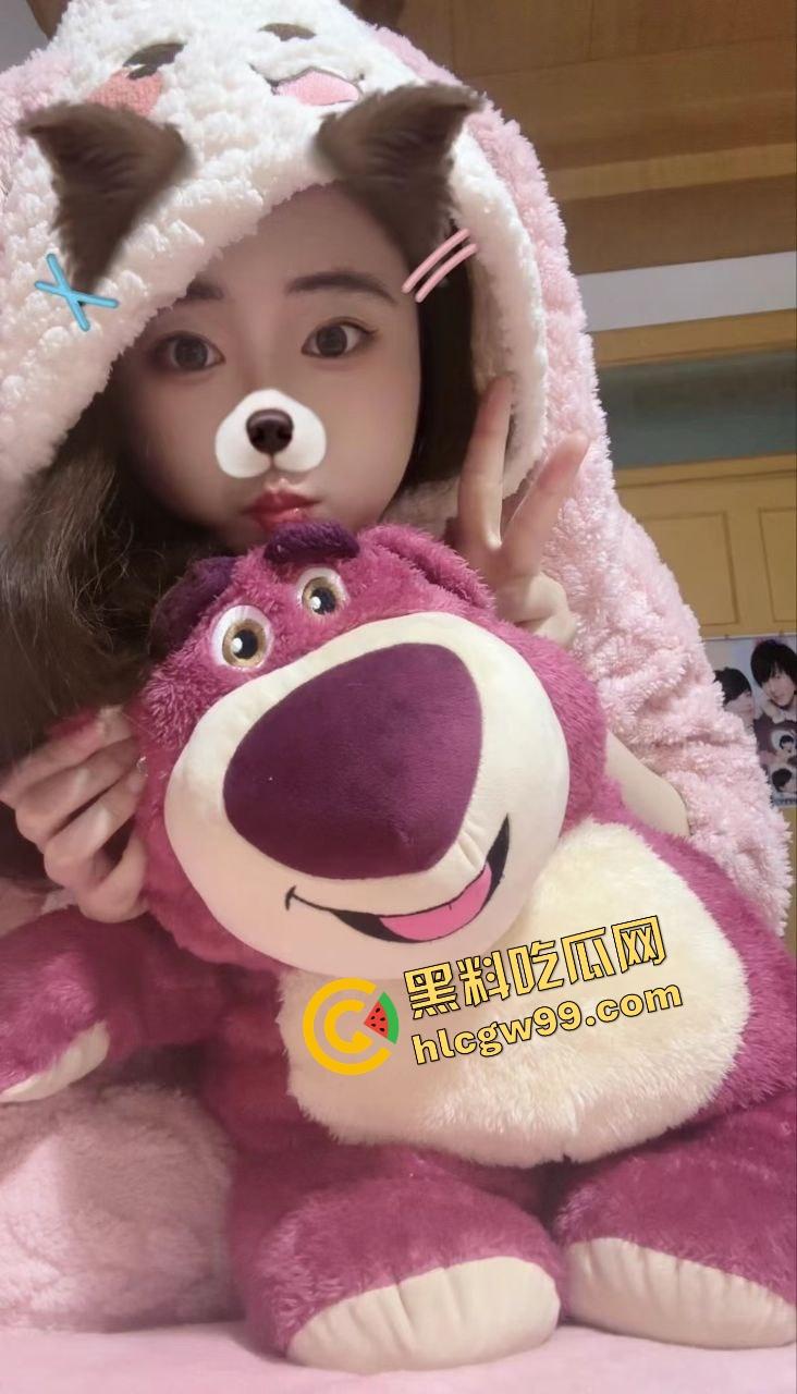 贵州毕节极品大奶少妇【肖娇】露奶诱惑大哥露逼勾引，约炮到家上位坐压夹吸肉棒！独家曝光流出！-1