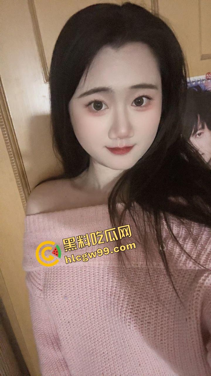 贵州毕节极品大奶少妇【肖娇】露奶诱惑大哥露逼勾引，约炮到家上位坐压夹吸肉棒！独家曝光流出！-4