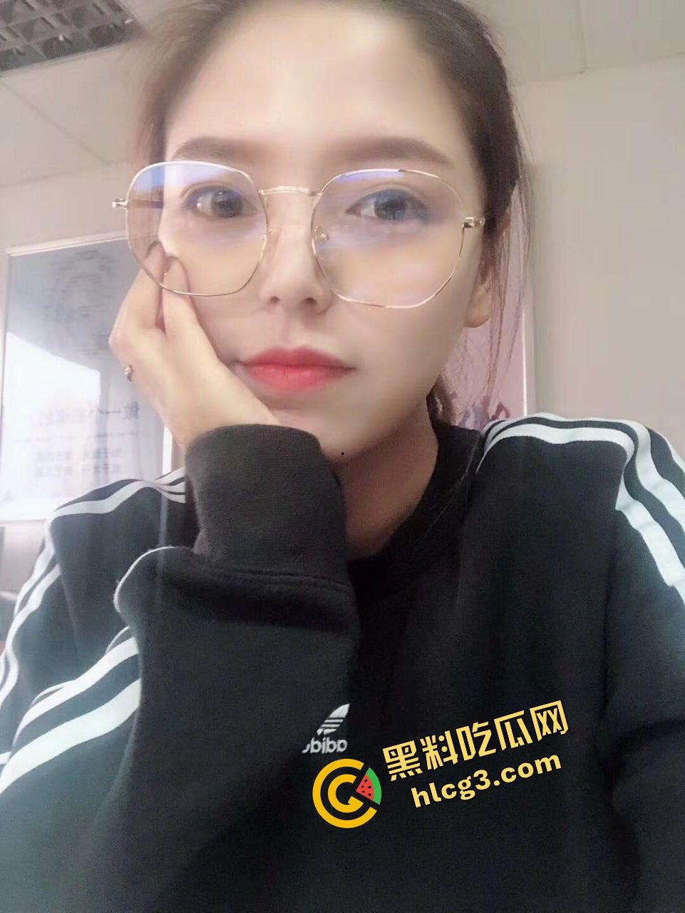 西安健身俱乐部女成员『肖如雨』与猛男教练家中偷情 激情打炮 性爱视频泄密流出!-2