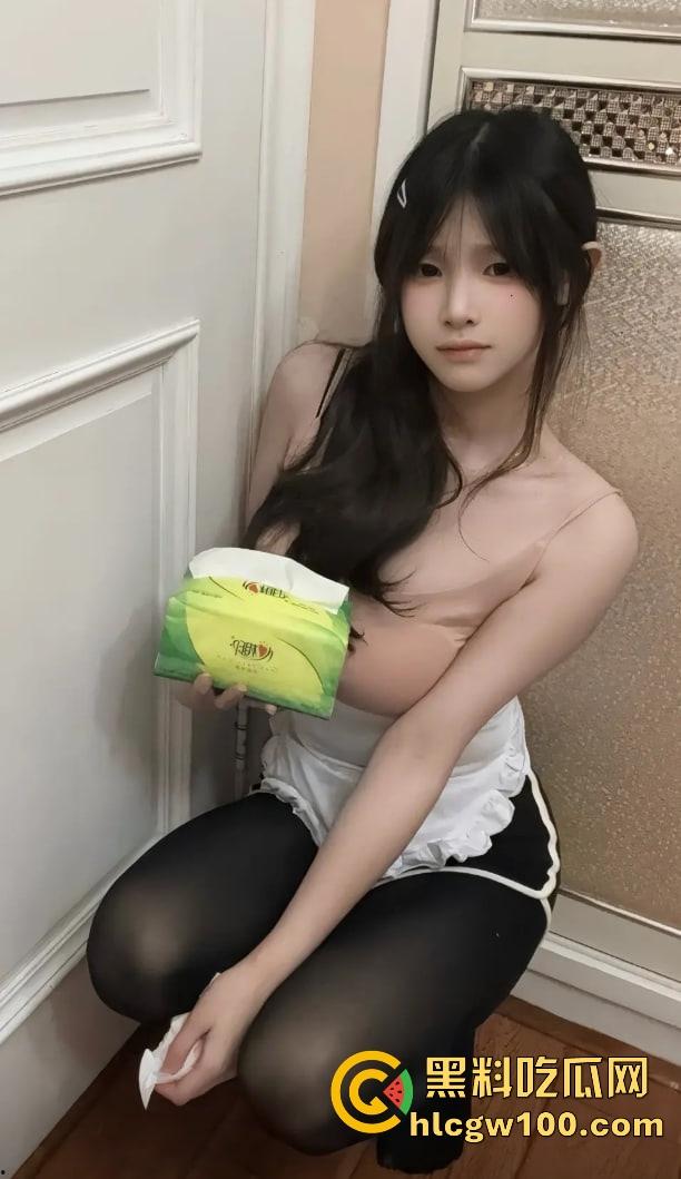 一觉醒来『姜萍』成了擦边主播?抖音版撞脸擦边女『困鼠』出圈,鬼才网友在线封号浪萍,直播间车速无敌!-13