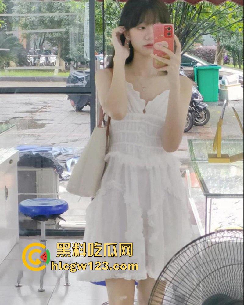 广西师范大学经济系学妹【范陈辰】清纯小coser三天被炮友拿下 酒店开房视频流出 娇嫩身躯被按压在床上猛插!-5