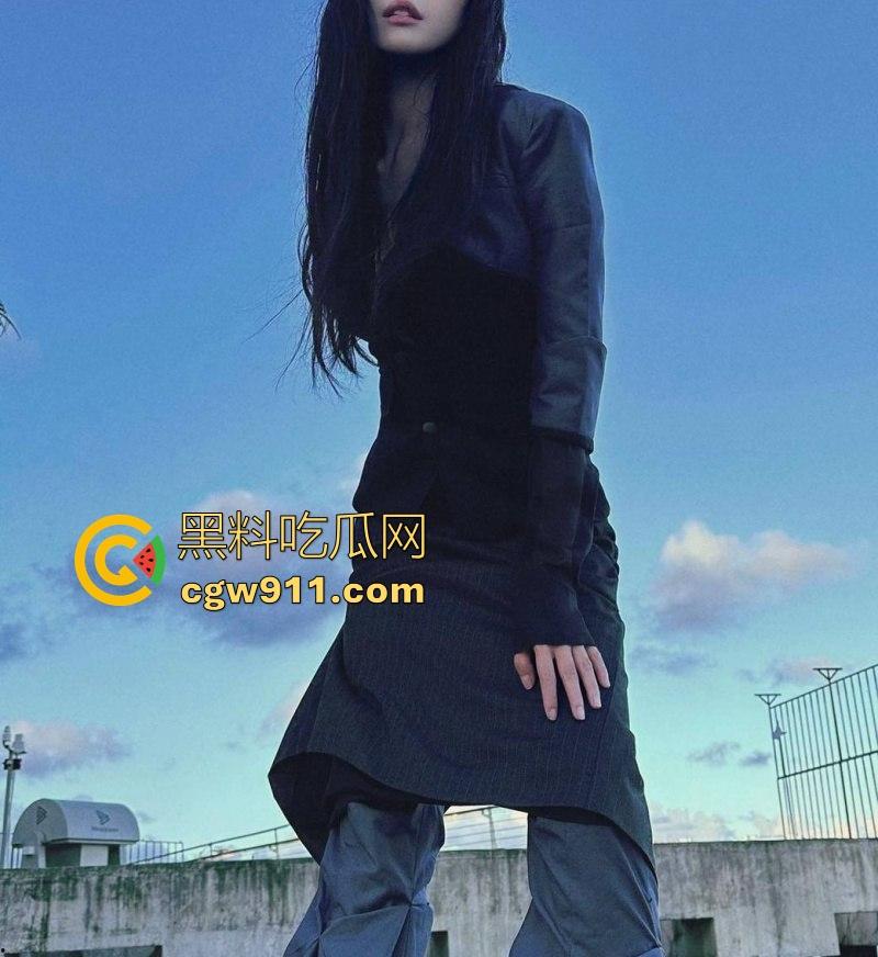 上海大学性感御姐【徐玥莹】与炮友性爱视频泄漏,炮友粗大鸡巴直插粉嫩骚穴,啪啪声震耳,直戳你的原始欲望!-2