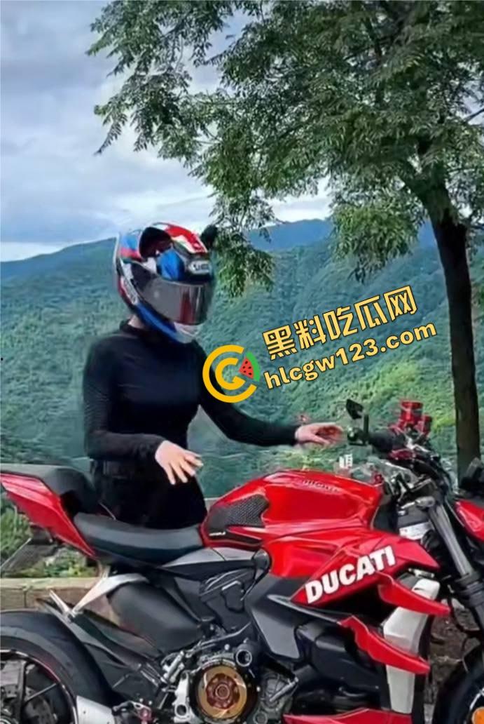 【小猪猪】骑出最后一程,益阳女骑士飞出数米,当场噶了她不飙了,我们也不敢看了!-6