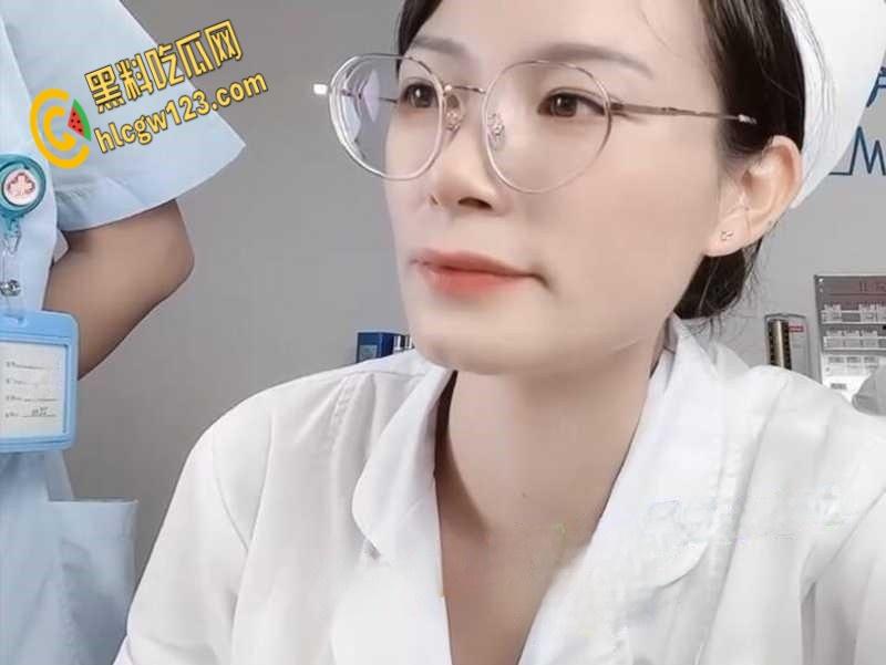 内卷之王御姐护士直播搭建医院场景,当着医生背后自慰,淫水直流的样子真是骚透了!-1