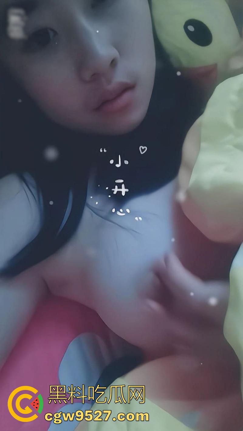 广州职业技师学院【苏婷】，背着男友和闺蜜旅游，喝多被两男轮流爆操，还偷情闺蜜男友，真是骚没边了！-7