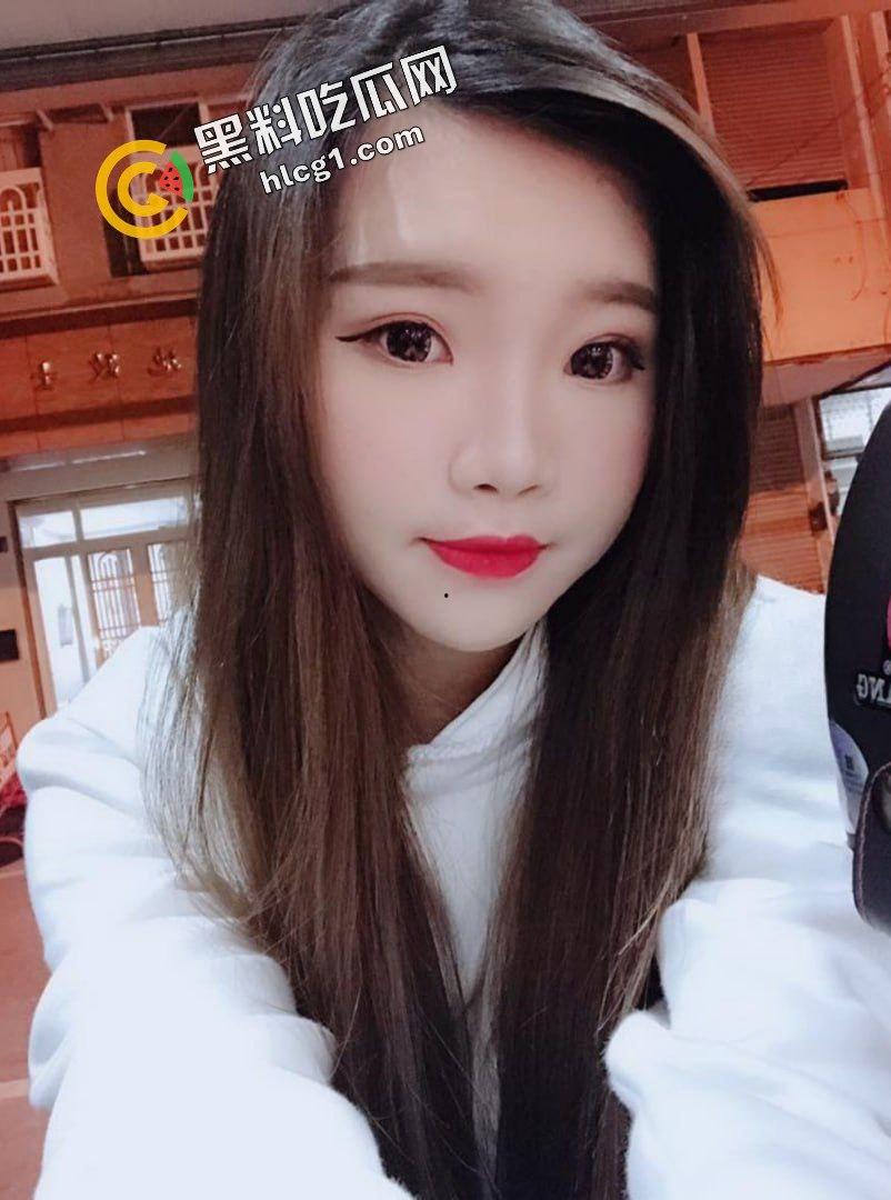 极品蜜桃臀台妹『戴媛媛』白里透红小脸 和男友酒店浴缸后入视频流出-3