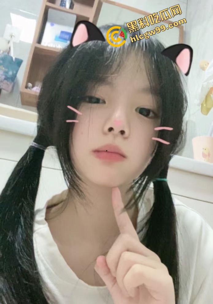 广西卫生学校双马尾清纯骚货『陈思颖』美奶娇躯全裸秀身材,私拍粉嫩小穴抠逼!独家曝光流出!-2