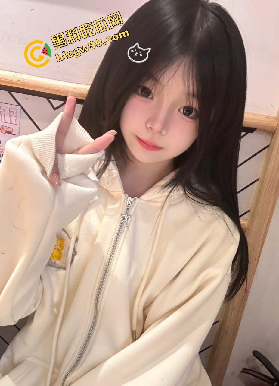 广西卫生学校双马尾清纯骚货『陈思颖』美奶娇躯全裸秀身材,私拍粉嫩小穴抠逼!独家曝光流出!-3