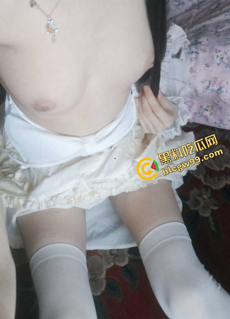 广西卫生学校双马尾清纯骚货『陈思颖』美奶娇躯全裸秀身材,私拍粉嫩小穴抠逼!独家曝光流出!-4