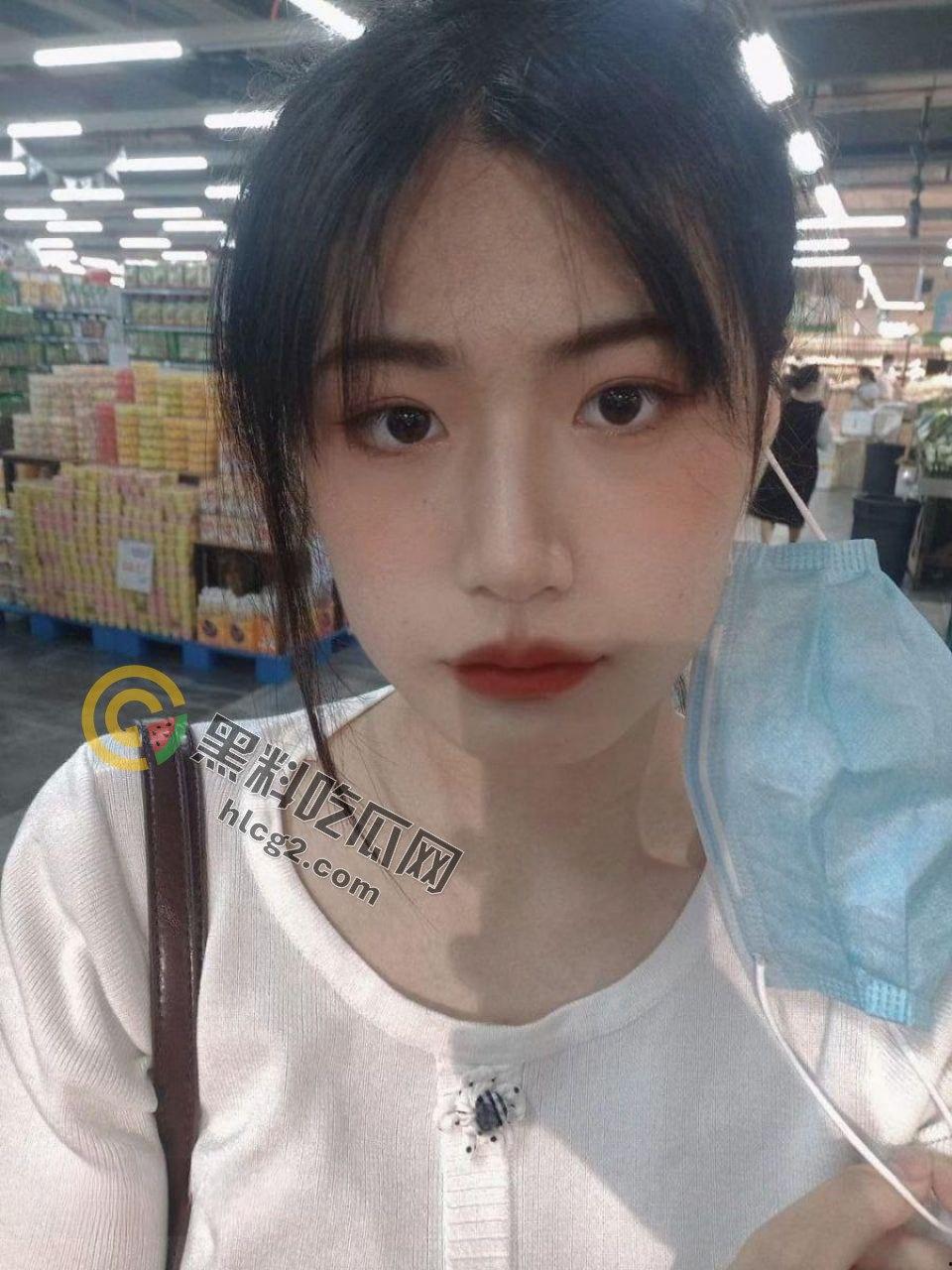 重庆黑森林小骚货与男人做爱视频意外流出!学妹借电脑竟引发全网狂潮!-5