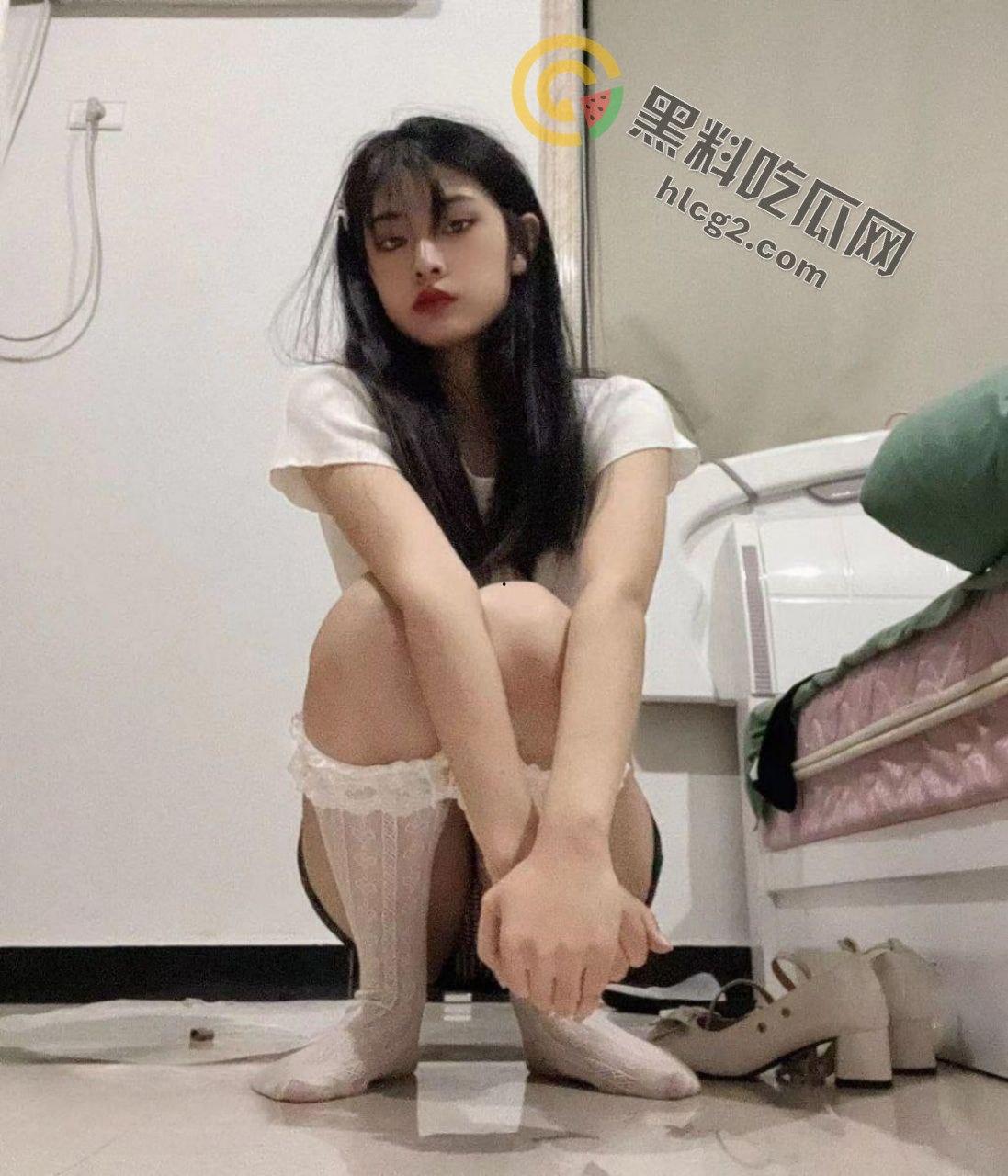 重庆黑森林小骚货与男人做爱视频意外流出!学妹借电脑竟引发全网狂潮!-11