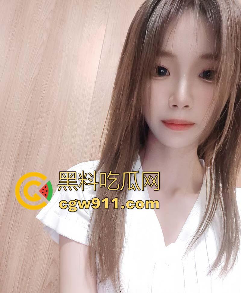 苏州大学可爱清纯学妹【赵琳】与男友性爱大战狂操，翘臀被撞得啪啪响，淫水喷得床单湿漉，全程露脸一览无遗！-2