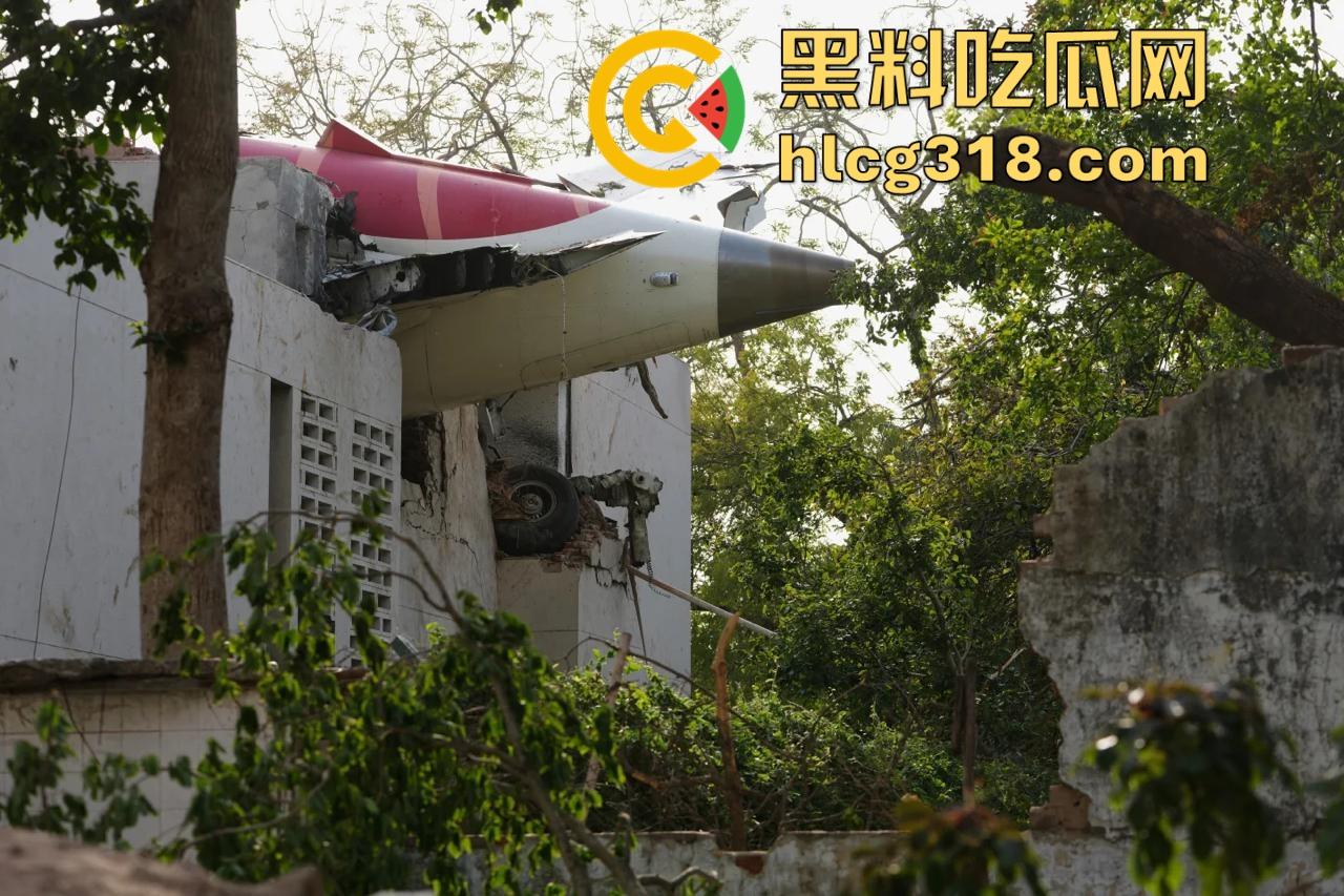 惨烈空难!印度航空AI171次客机突然空难 空难客机又是波音 初步统计已有至少200人死亡!-6