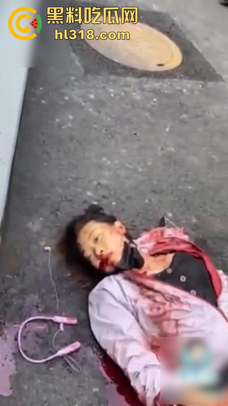 女子出轨被老公刀杀,云南夫妻在南京打工,想不到已婚妻子竟出轨工头,遭老公连捅数刀当场身亡!-4