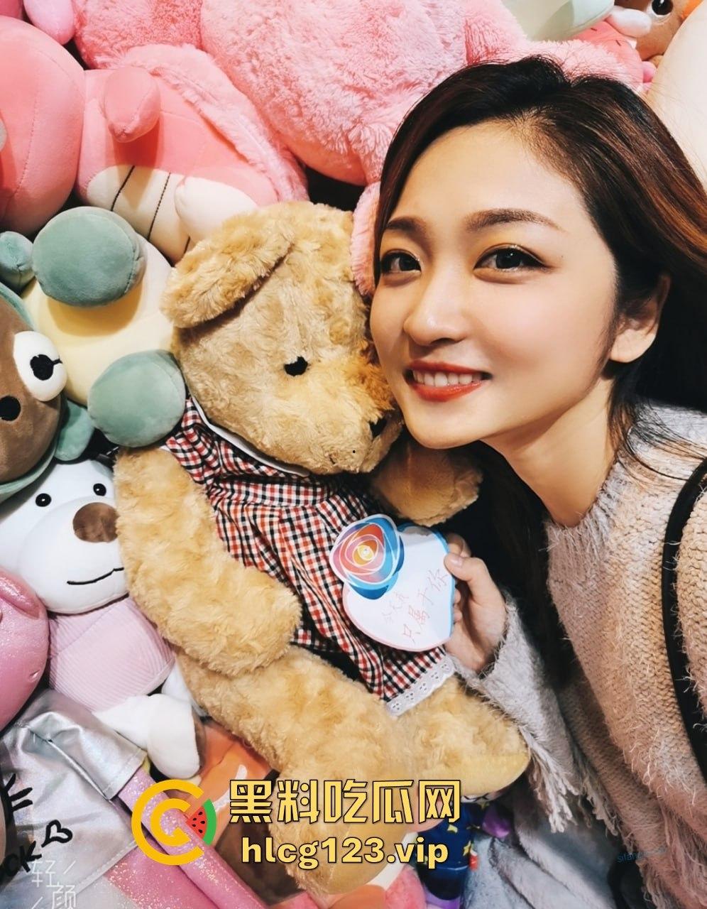 南开学妹『李宛儿』私拍视频被渣男曝光!毕业后不留情,清纯女神床上浪到飞起!-3