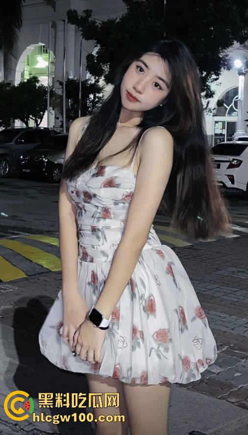 抖音10W粉网红【凯莹】福建骚鸡03年的货,包月3万随便玩,深喉爆操服务满分,有钱人的快乐真他妈让人酸!-11