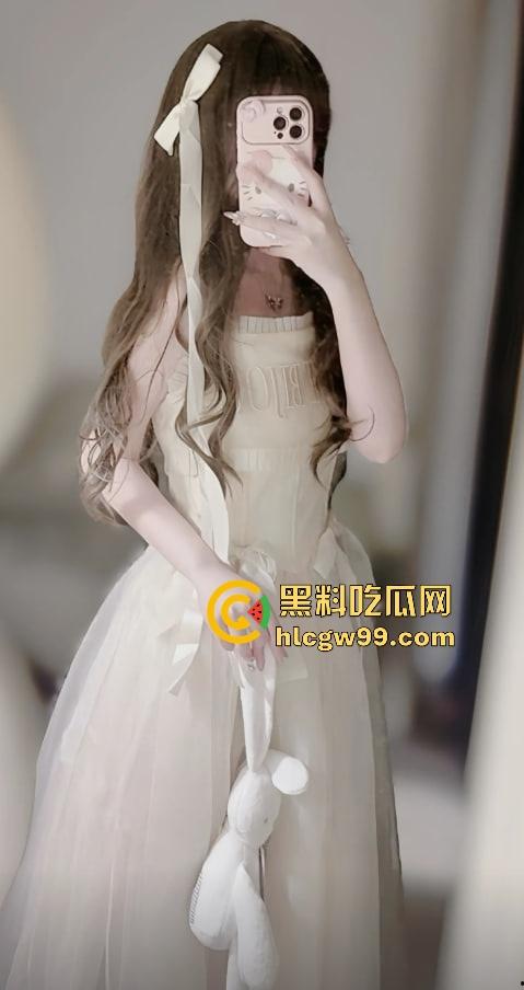 舔狗的梦炮友的床,抖音骚婊『绵绵小蛋糕』绿了兄弟,自己在床上被人操得高潮不断爽的翻白眼!独家曝光!-7