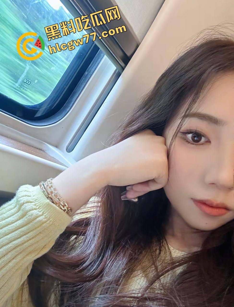 济南五一网友面基成面鸡，黑丝情趣制服刚见面就开操，全季酒店两天两夜榨干，出去玩不如玩逼！-3