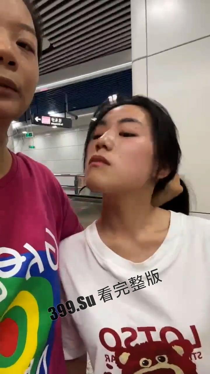 长沙明星幼儿园 老师姜灵 在家长新房鬼混出轨学生爸爸  被女主抓住游街示众  丈夫前来跪地求情认错-11