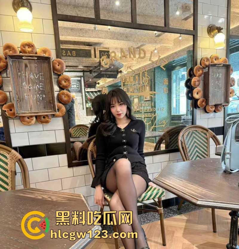 海角乱伦大神 姐姐的奶味 与巨乳姐姐互换体位疯狂舔穴 浓精内射子宫深处！-2