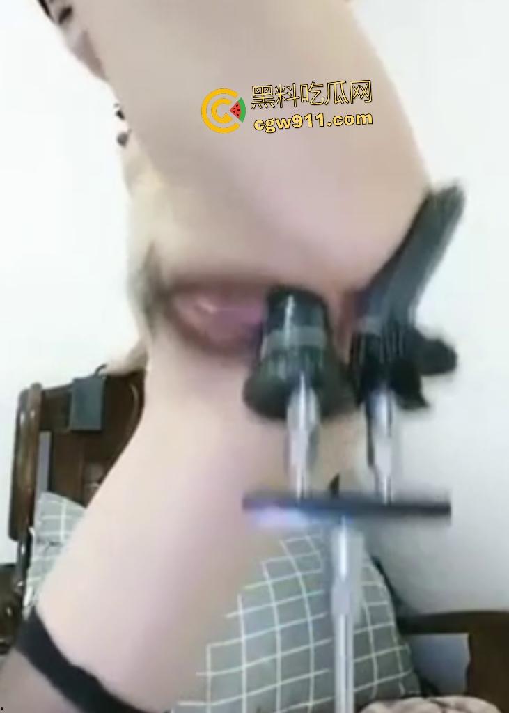 熟女阿姨大骚穴扩阴!深骑巨吊炮机轰炸喷水如泄洪,肥逼吞噬无极限,只能请大马吊才能镇住!-7