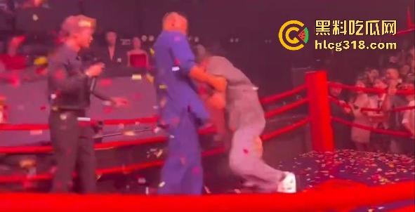 马保国酒吧商演假戏真做险被揍出鼻血！幸好主持人救场，不然闪电五连鞭要失传了！-8