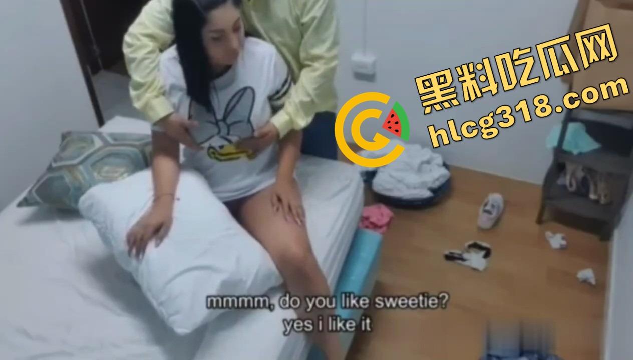 这画面我能看十遍,美国女主播开色播衣服刚脱一半,奶奶冲进来开锤,爷爷悄悄锁门摸奶!-14