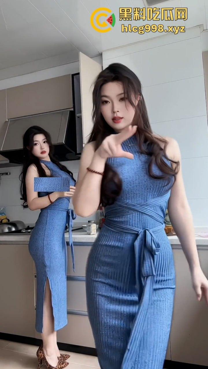 情趣内衣网红【杏子夫人】漫展大秀S型身材 被扒出高级鸡身份?-12