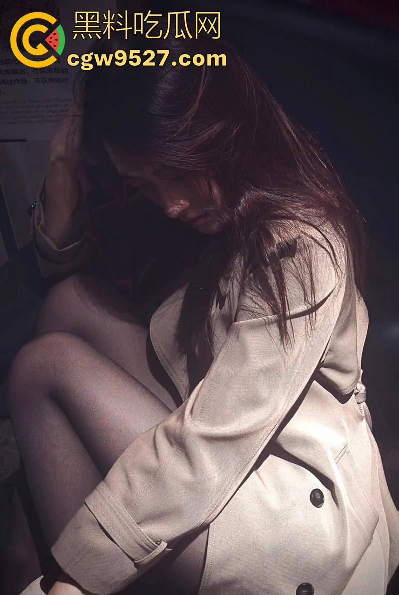 成都市温江区【岳芯涵】,四川音乐学院硕士母狗,巨乳长腿身材超赞,男友一边打电话,一边被黑人爆操!-2