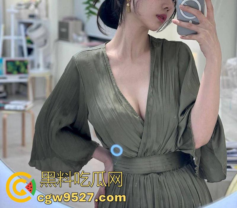 成都市温江区【岳芯涵】,四川音乐学院硕士母狗,巨乳长腿身材超赞,男友一边打电话,一边被黑人爆操!-3