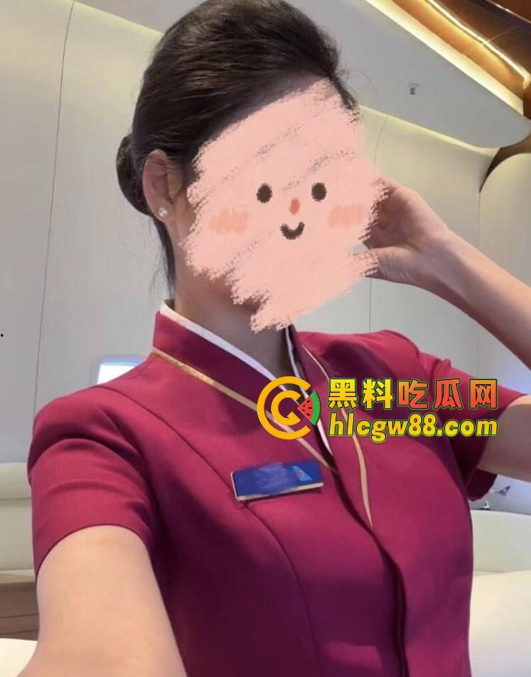 南航空姐『李梅』被大佬调教成空中性奴,飞行前真空服务顾客,航程中厕所抠逼自慰,下机还要穿制服接着干!-11
