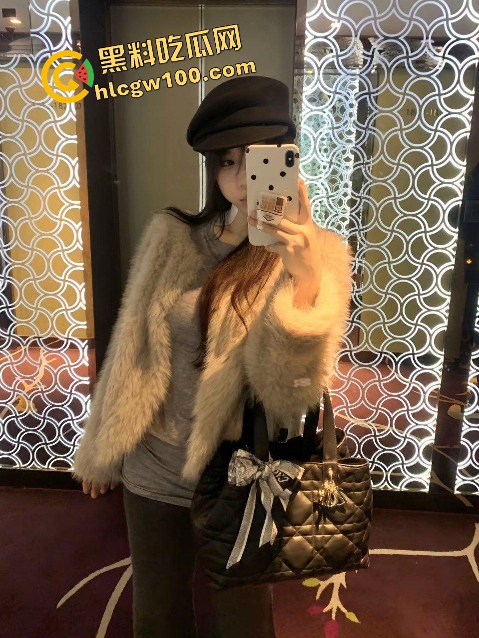 台湾澎湖县反差人妻骚货母狗『彭乐』wx诱惑聊骚 酒店白丝足交摩擦男友鸡鸡致白浆直射!原创独家流出!-4