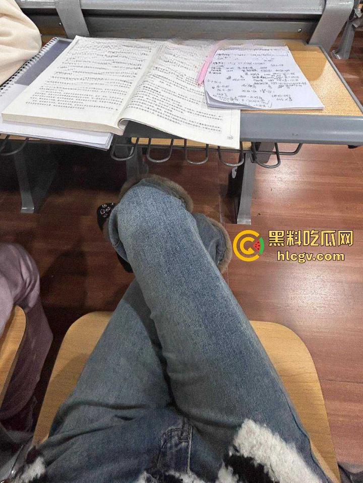 赣州师范科技学院【杨佳静】翻车！校内反差婊堪比再世潘金莲，一双玉臂千人枕，半点朱唇万人尝！-6