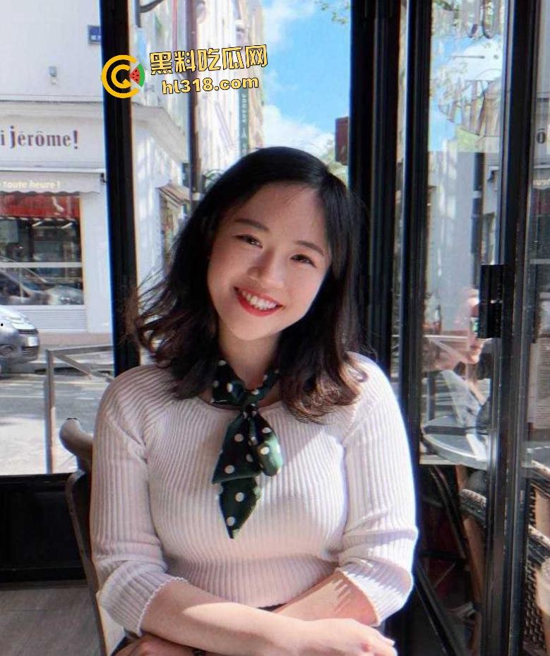 广州高中生骚女友嫌弃男友鸡巴太小满足不了,淫笑直接推开用自慰棒猛插!-1