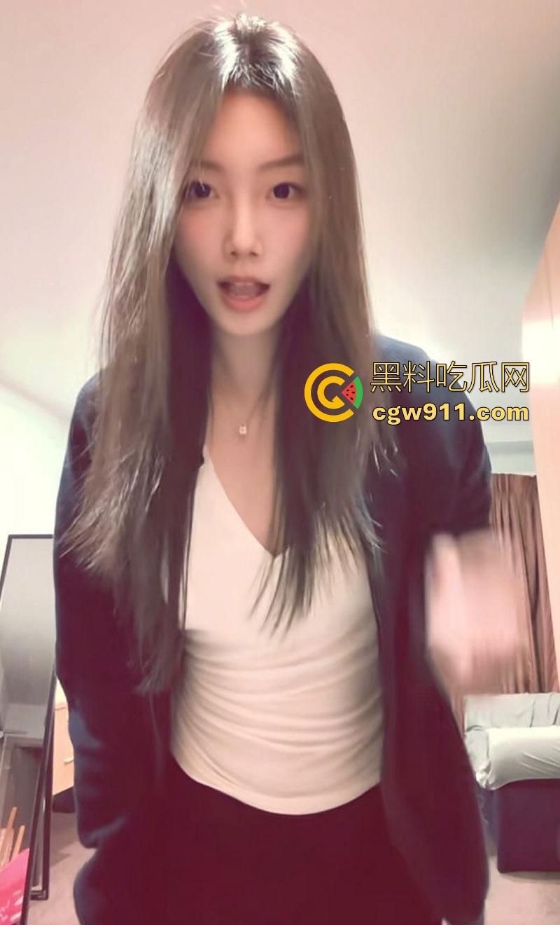 这个小编真的极力推荐！重庆175大长腿小美【谢晓婷】黑丝美腿极品身材，露脸口交一脸淫靡，粉嫩骚穴淫水四溅！-5