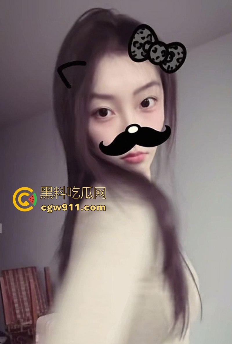 这个小编真的极力推荐！重庆175大长腿小美【谢晓婷】黑丝美腿极品身材，露脸口交一脸淫靡，粉嫩骚穴淫水四溅！-8