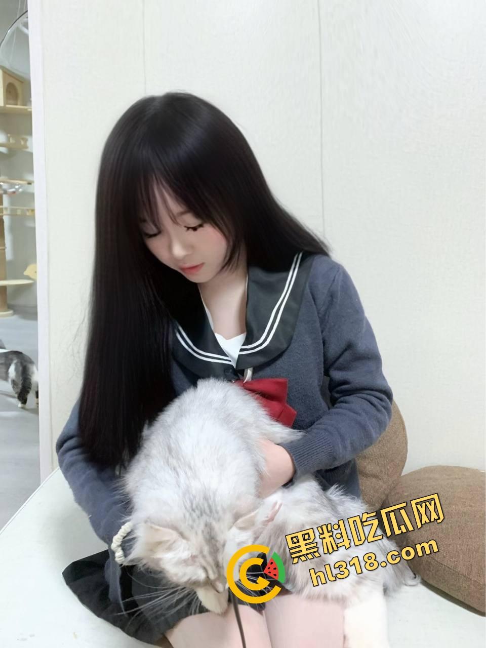 360家庭监控真实流出，刚操完老婆高潮，男人射完精就得秒切爹模式，交完作业还得哄娃，男人太难了！-6