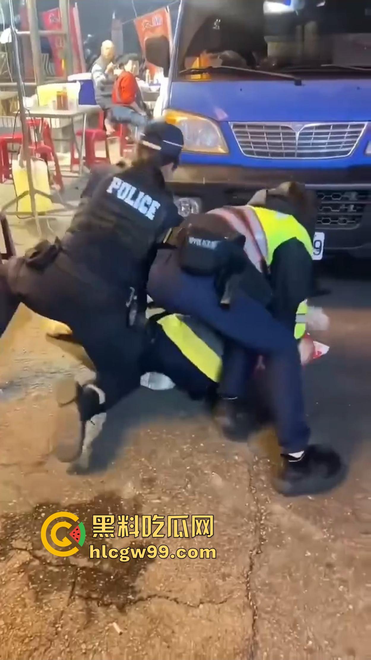 台湾女警爆表战斗力 酒懵子嘴还没嚷完就被一巴掌按翻锁喉 怕不是打醒了祖宗十八代！-3