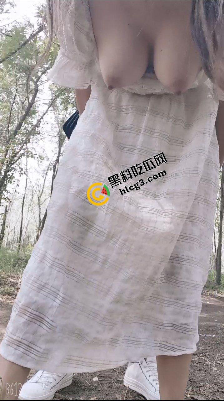 极品反差母狗『英语老师蜜桃吖』野战天花板 擅长勾引单男 激情露出视频流出-5