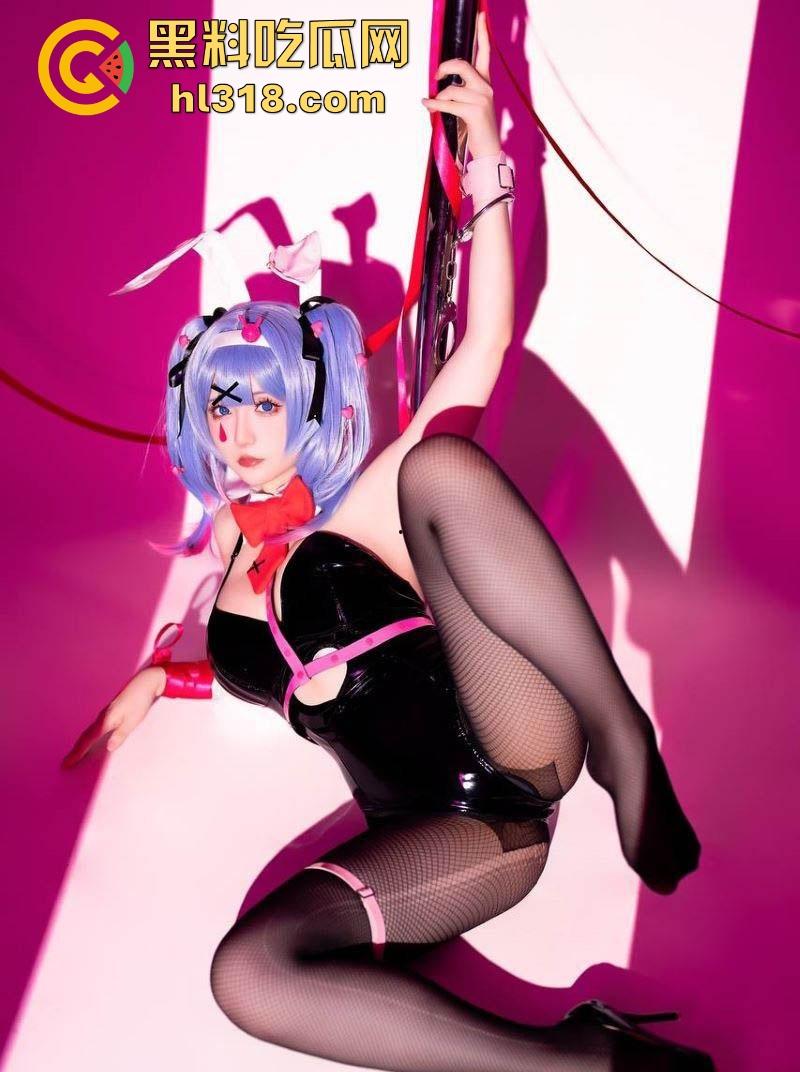 二次元福利coser【星之迟迟】最新之作，化身初音未来女战士，长腿黑丝诱人无比，大尺度拍摄，极致诱惑！-3