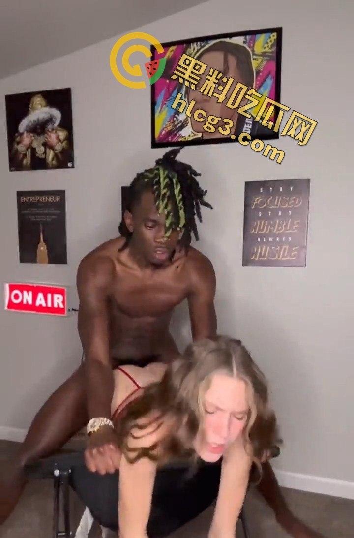 OnlyFans黑人博主狂操美女，最激烈的性爱场景，前所未有的视觉冲击！-3