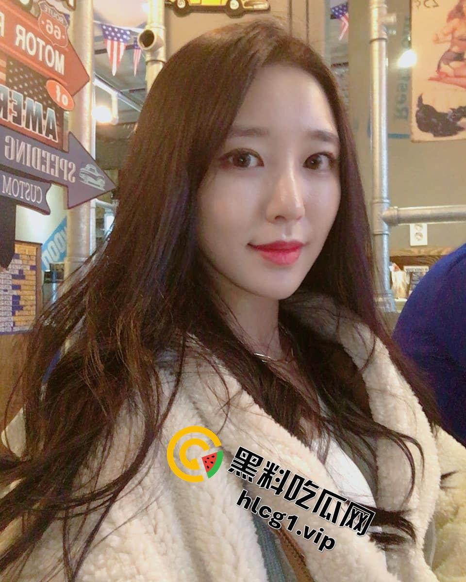 极品高颜值大长腿女神Ryooh私密视频流出！与男友的亲密画面震撼曝光-8