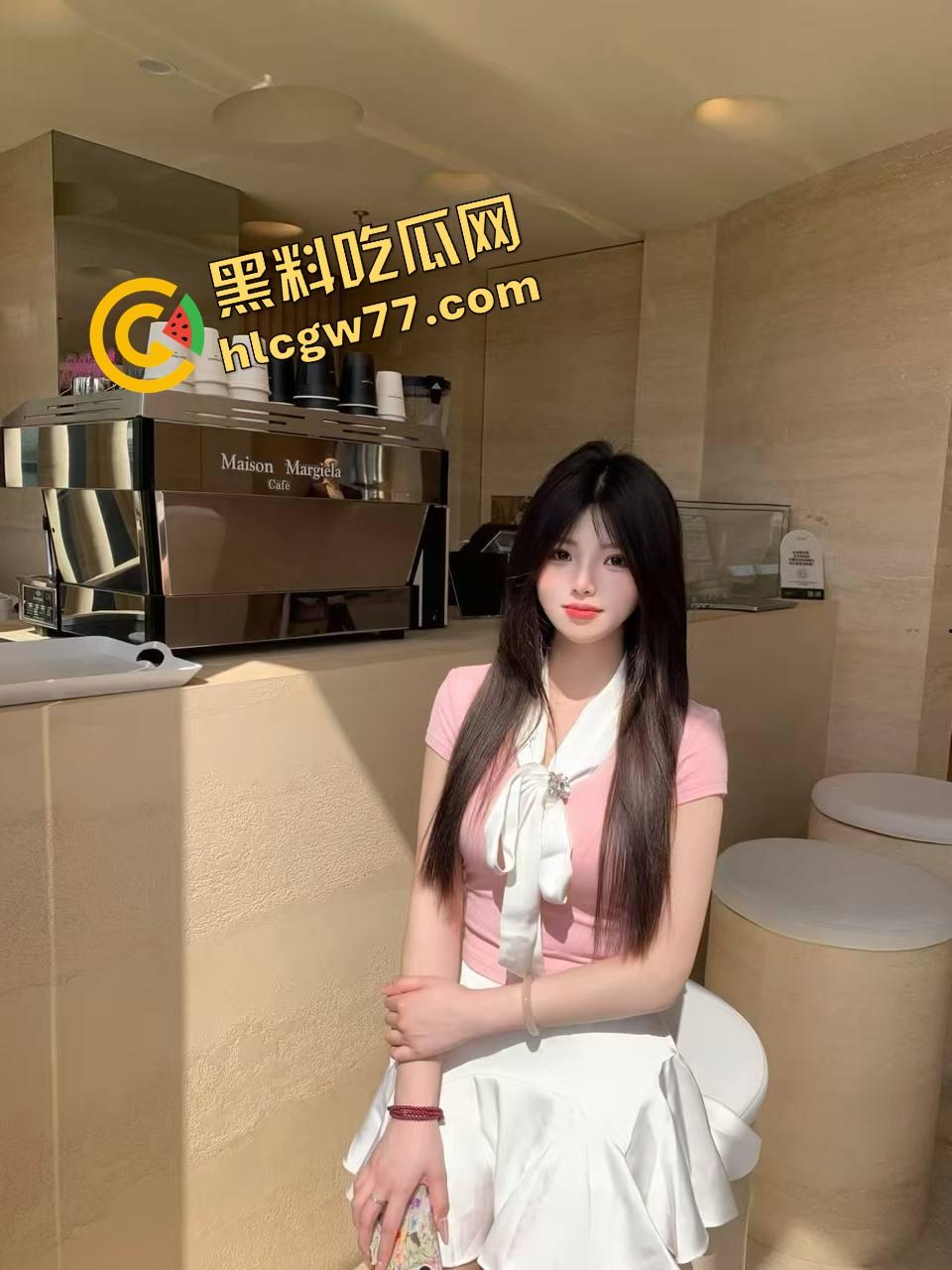 南昌老公嫌弃少妇【张婉玉】靠叫床拯救尊严，脸上皱纹扛不住，床上掰开嫩穴撒娇，叫一声哥哥就湿到腿软！-8